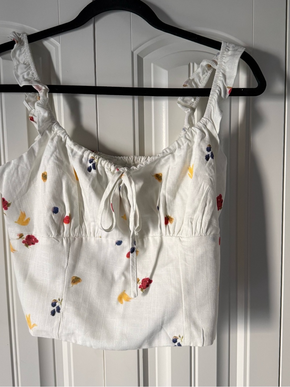 Daisy Street White Floral Tie-Front Crop Top